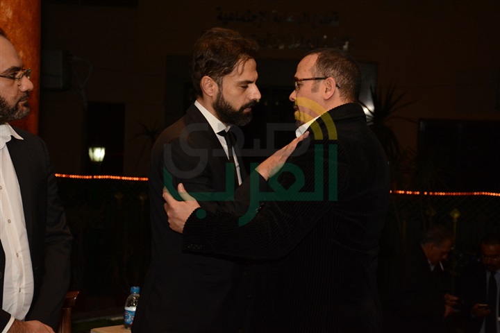  بالصور .. أنغام وعزيز الشافعى وهشام عباس ومحمد فؤاد فى عزاء والد أمير طعيمه 