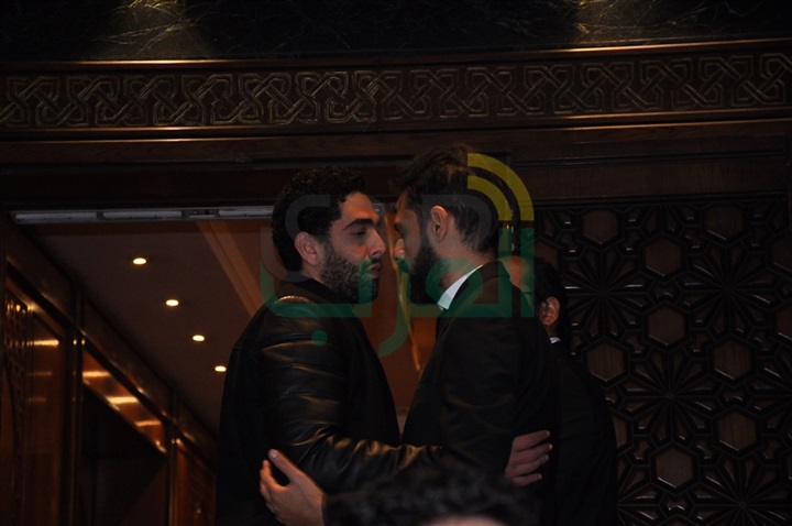  بالصور .. أنغام وعزيز الشافعى وهشام عباس ومحمد فؤاد فى عزاء والد أمير طعيمه 