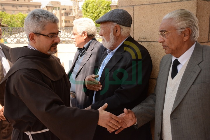 بالصور.. إقامة القداس على روح الناقدة السينمائية عواطف صادق بالصور.. إقامة القداس على روح الناقدة السينمائية عواطف صادق