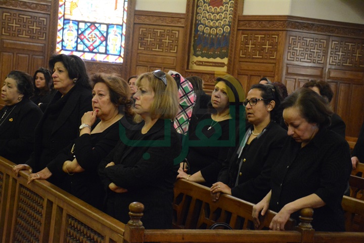بالصور.. إقامة القداس على روح الناقدة السينمائية عواطف صادق بالصور.. إقامة القداس على روح الناقدة السينمائية عواطف صادق
