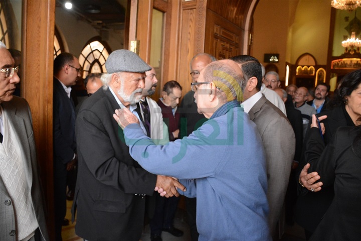 بالصور.. إقامة القداس على روح الناقدة السينمائية عواطف صادق بالصور.. إقامة القداس على روح الناقدة السينمائية عواطف صادق