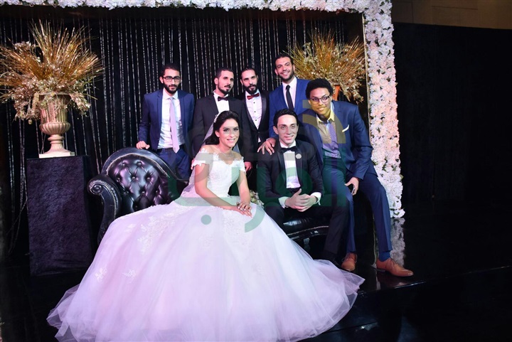 بالصور.. حفل زفاف "أحمد"وعروسه "آية" بحضور نجوم المجتمع بالصور.. حفل زفاف "أحمد"وعروسه "آية" بحضور نجوم المجتمع