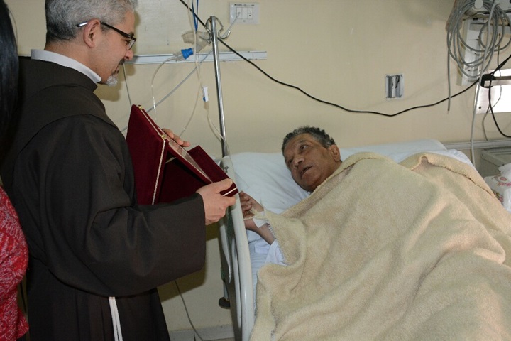 بالصور .. الفنان محمد شرف بصحة جيدة بعد إجراء العملية بالصور .. الفنان محمد شرف بصحة جيدة بعد إجراء العملية
