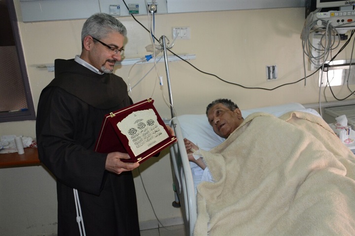 بالصور .. الفنان محمد شرف بصحة جيدة بعد إجراء العملية بالصور .. الفنان محمد شرف بصحة جيدة بعد إجراء العملية