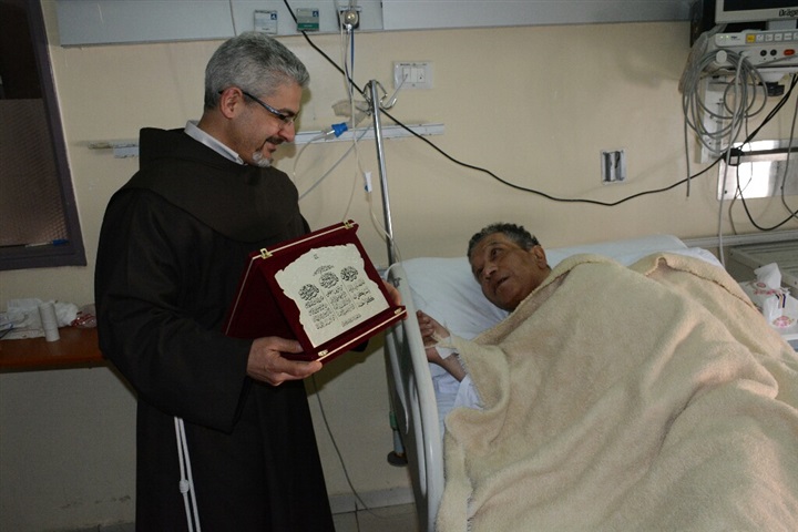 بالصور .. الفنان محمد شرف بصحة جيدة بعد إجراء العملية بالصور .. الفنان محمد شرف بصحة جيدة بعد إجراء العملية