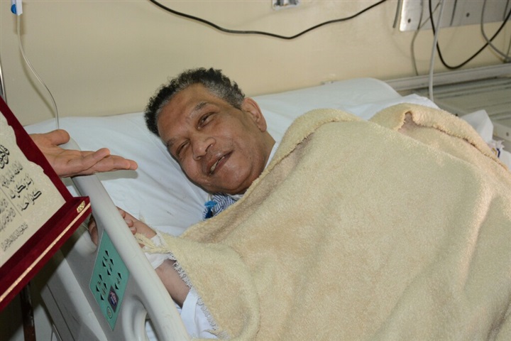 بالصور .. الفنان محمد شرف بصحة جيدة بعد إجراء العملية بالصور .. الفنان محمد شرف بصحة جيدة بعد إجراء العملية