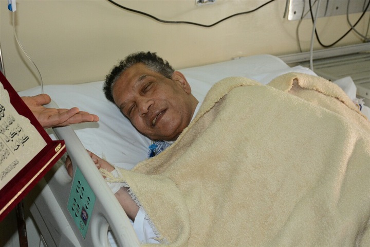 بالصور .. الفنان محمد شرف بصحة جيدة بعد إجراء العملية بالصور .. الفنان محمد شرف بصحة جيدة بعد إجراء العملية