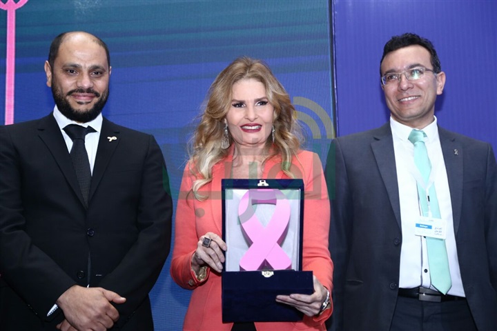بالصور.. تكريم وزيرة الهجرة و يسرا وليلى علوي وشريف مدكور في ختام حفل بهية بالصور.. تكريم وزيرة الهجرة و يسرا وليلى علوي وشريف مدكور في ختام حفل بهية