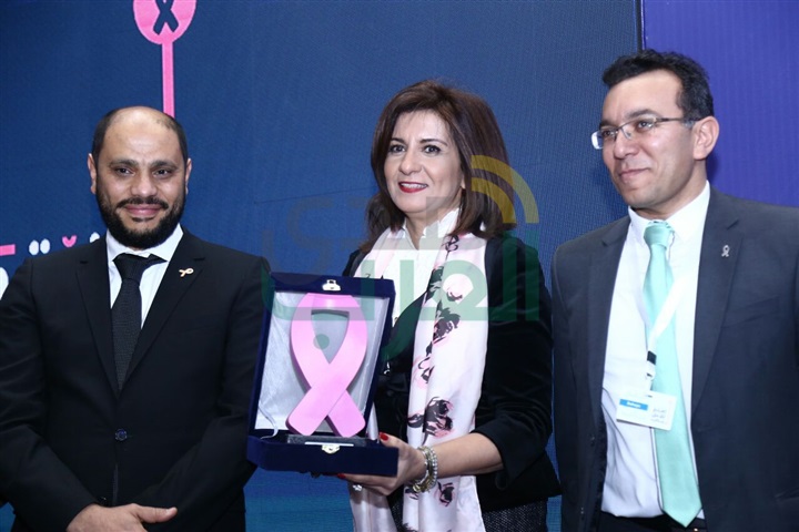 بالصور.. تكريم وزيرة الهجرة و يسرا وليلى علوي وشريف مدكور في ختام حفل بهية بالصور.. تكريم وزيرة الهجرة و يسرا وليلى علوي وشريف مدكور في ختام حفل بهية