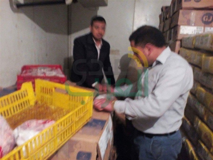 بالصور.. ضبط مصنع بسطرمة غير مرخص بشبرا الخيمة