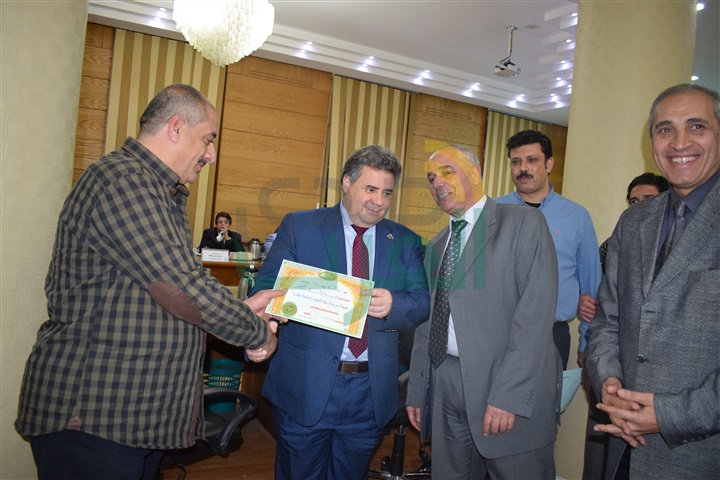 بالصور.. تكريم العاملين بأمن جامعة بنها لتفانيهم في العمل
