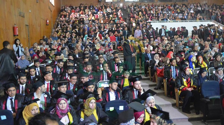 كلية طب الزقازيق تحتفل بتخريج "الدفعة 42"