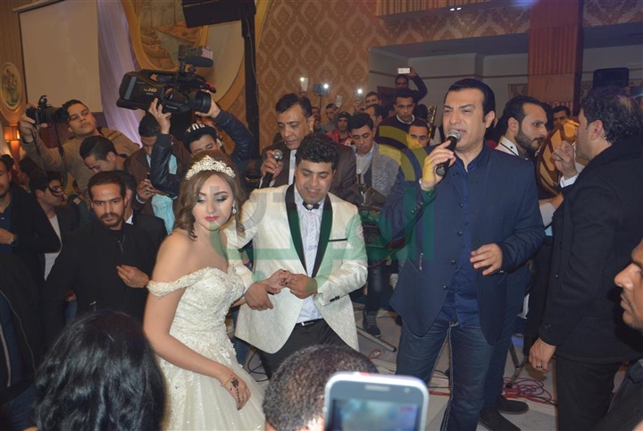بالصور.. نجوم الغناء يتألقون في حفل زفاف نجل أحمد شيبة بالصور.. نجوم الغناء يتألقون في حفل زفاف نجل أحمد شيبة