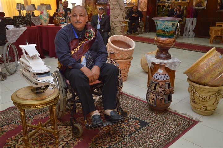 القوات المسلحة تنظم معرضًا لإبداعات المحاربين القدماء احتفالاً بيوم الشهيد