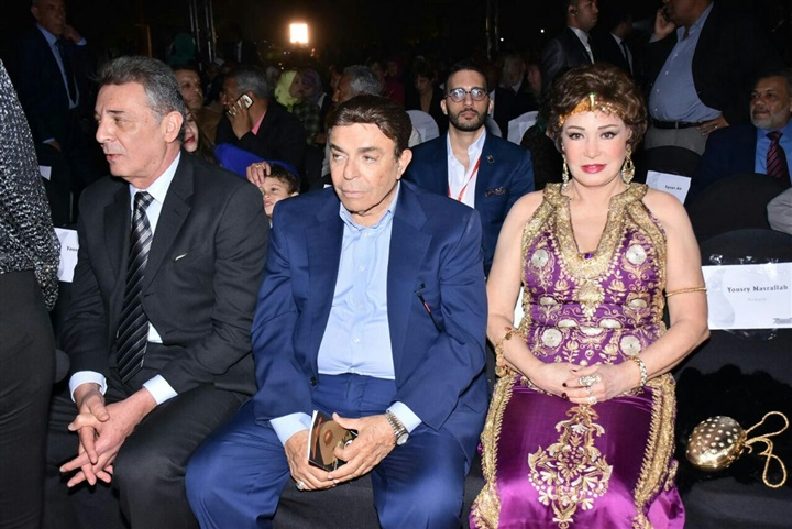 بالصور .. بدء حفل افتتاح مهرجان الاقصر للسينما الأفريقية بفقرة غنائية بالصور .. بدء حفل افتتاح مهرجان الاقصر للسينما الأفريقية بفقرة غنائية