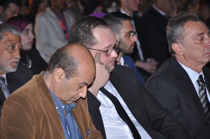 بالصور .. نجل الساحر يتسلم تكريم والده بالأقصر للسينما الافريقية بالصور .. نجل الساحر يتسلم تكريم والده بالأقصر للسينما الافريقية