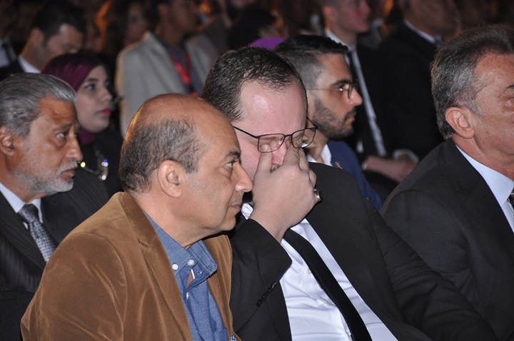 بالصور .. نجل الساحر يتسلم تكريم والده بالأقصر للسينما الافريقية بالصور .. نجل الساحر يتسلم تكريم والده بالأقصر للسينما الافريقية