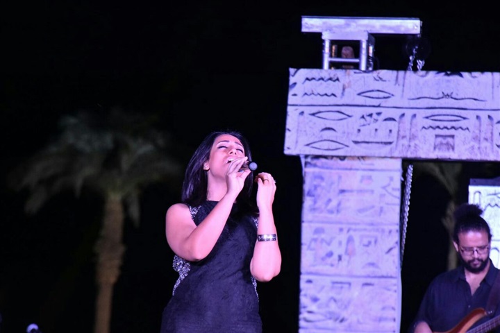 بالصور .. بدء حفل افتتاح مهرجان الاقصر للسينما الأفريقية بفقرة غنائية بالصور .. بدء حفل افتتاح مهرجان الاقصر للسينما الأفريقية بفقرة غنائية