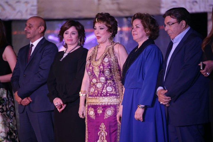 بالصور ..  تكريم المخرج الكبير يسري نصر الله في حفل افتتاح مهرجان الاقصر 