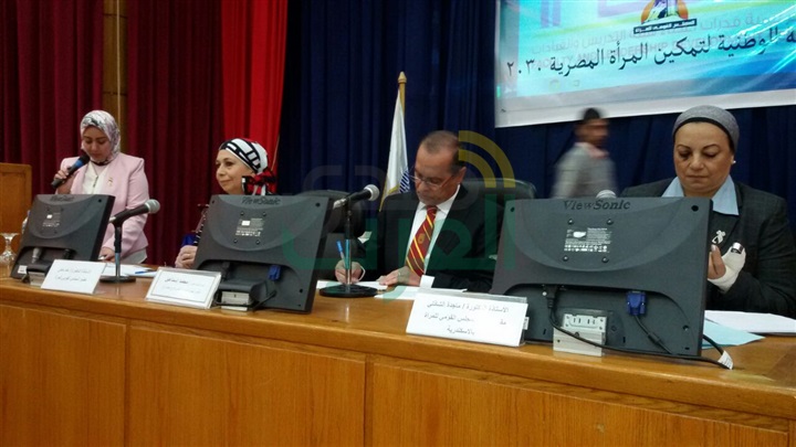 بالصور.. القومي للمرأة بالإسكندرية يحتفل بيوم المرأة المصرية