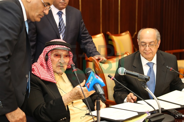 المجلس العربي للطفولة والتنمية يعلن عن جائزة الملك عبد العزيز للبحوث العلمية في مجال الطفولة المجلس العربي للطفولة والتنمية يعلن عن جائزة الملك عبد العزيز للبحوث العلمية في مجال الطفولة