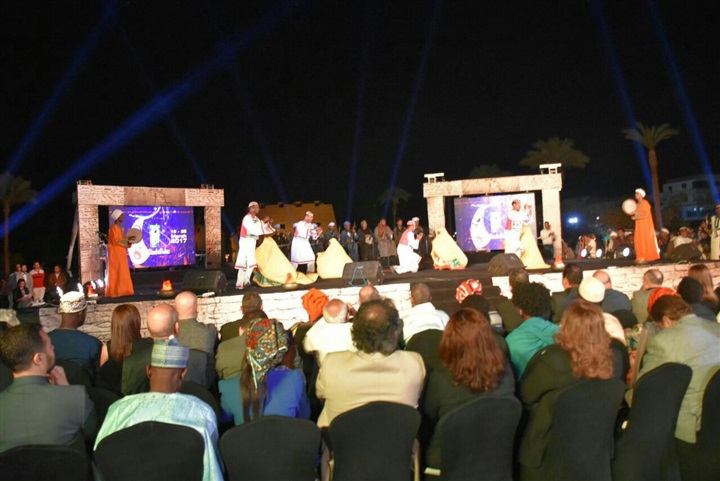 بالصور .. بدء حفل افتتاح مهرجان الاقصر للسينما الأفريقية بفقرة غنائية بالصور .. بدء حفل افتتاح مهرجان الاقصر للسينما الأفريقية بفقرة غنائية