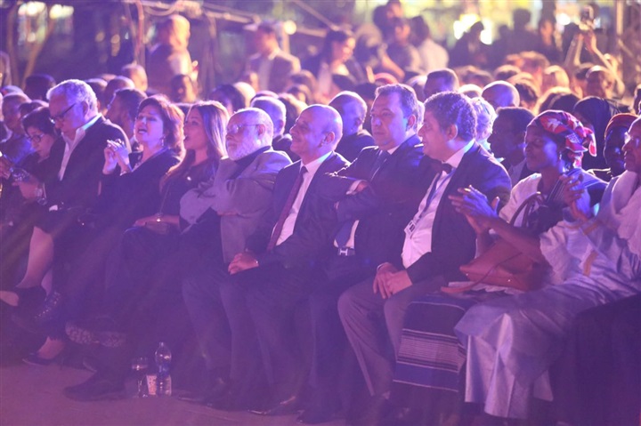 بالصور .. بدء حفل افتتاح مهرجان الاقصر للسينما الأفريقية بفقرة غنائية بالصور .. بدء حفل افتتاح مهرجان الاقصر للسينما الأفريقية بفقرة غنائية