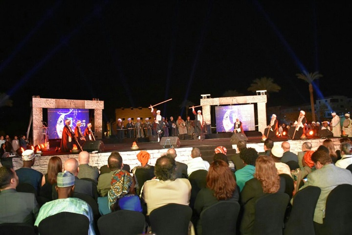 بالصور .. بدء حفل افتتاح مهرجان الاقصر للسينما الأفريقية بفقرة غنائية بالصور .. بدء حفل افتتاح مهرجان الاقصر للسينما الأفريقية بفقرة غنائية