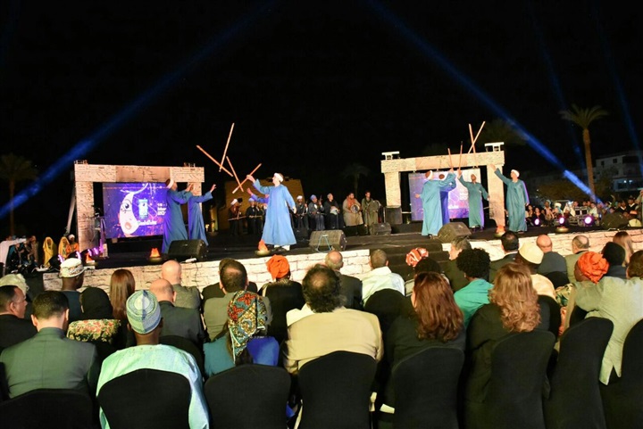 بالصور .. بدء حفل افتتاح مهرجان الاقصر للسينما الأفريقية بفقرة غنائية بالصور .. بدء حفل افتتاح مهرجان الاقصر للسينما الأفريقية بفقرة غنائية