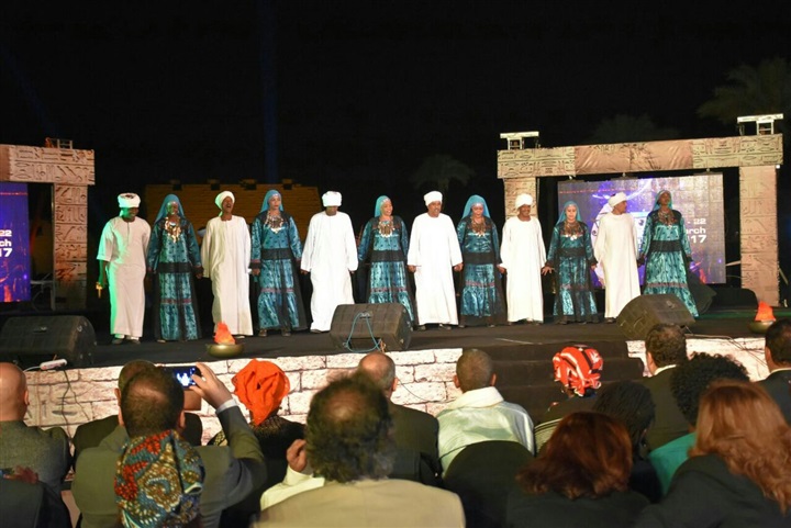 بالصور .. بدء حفل افتتاح مهرجان الاقصر للسينما الأفريقية بفقرة غنائية بالصور .. بدء حفل افتتاح مهرجان الاقصر للسينما الأفريقية بفقرة غنائية