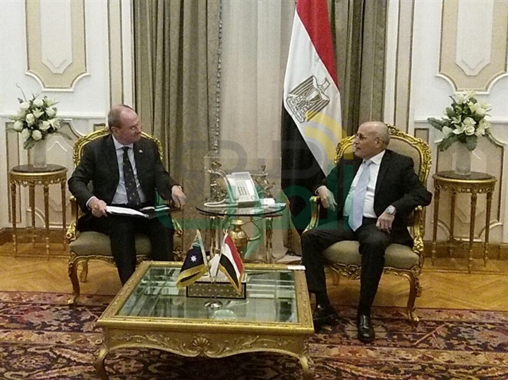 "العصار" يبحث مع وزير الإستثمار والتجارة الاسترالى تنشيط حركتى التجارة والاستثمار بين البلدين