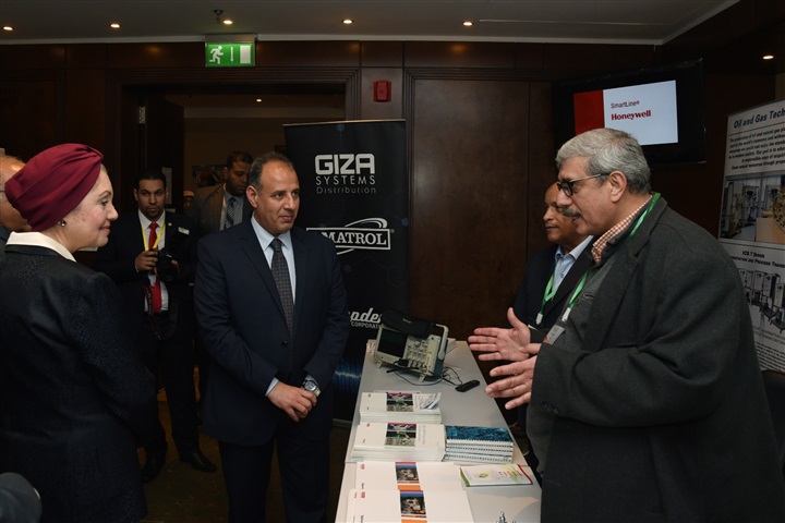 فرحات يفتتح المؤتمرالدولي الأول لهندسة الكيمياء والطاقة والبيئة 