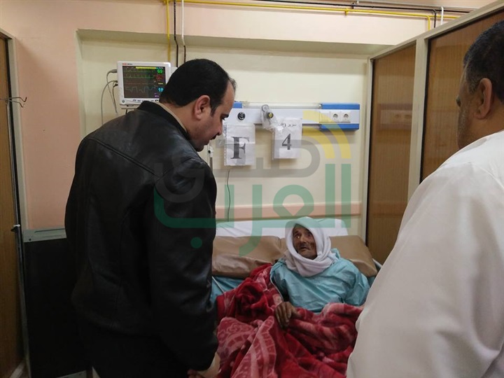 بالصور ..  وكيل وزارة الصحة بالشرقية  يفاجىء مستشفى القرين المركزى