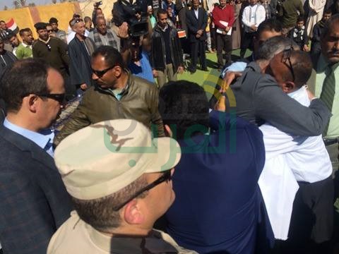  بالصور .. 40 شابا يقدمون أكفانهم بالمنيا كرسالة منهم لوأد فتنة الثأر ودعوة العائلات للصلح 