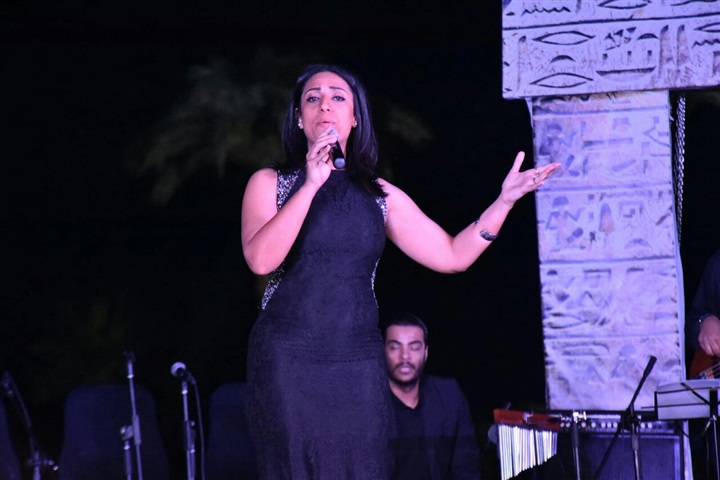 بالصور .. بدء حفل افتتاح مهرجان الاقصر للسينما الأفريقية بفقرة غنائية بالصور .. بدء حفل افتتاح مهرجان الاقصر للسينما الأفريقية بفقرة غنائية