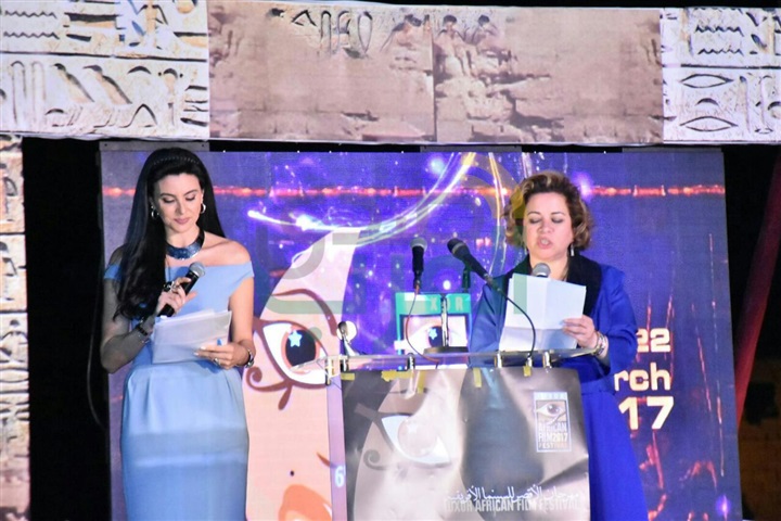 بالصور .. نجل الساحر يتسلم تكريم والده بالأقصر للسينما الافريقية بالصور .. نجل الساحر يتسلم تكريم والده بالأقصر للسينما الافريقية
