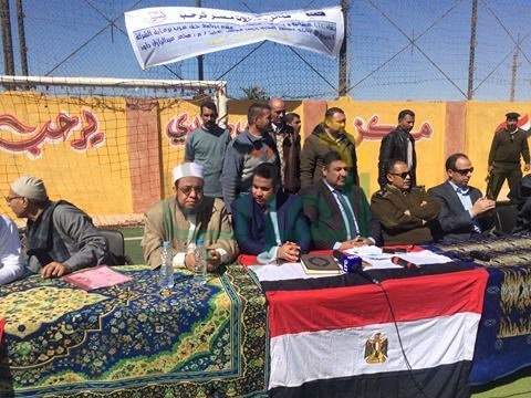  بالصور .. 40 شابا يقدمون أكفانهم بالمنيا كرسالة منهم لوأد فتنة الثأر ودعوة العائلات للصلح 