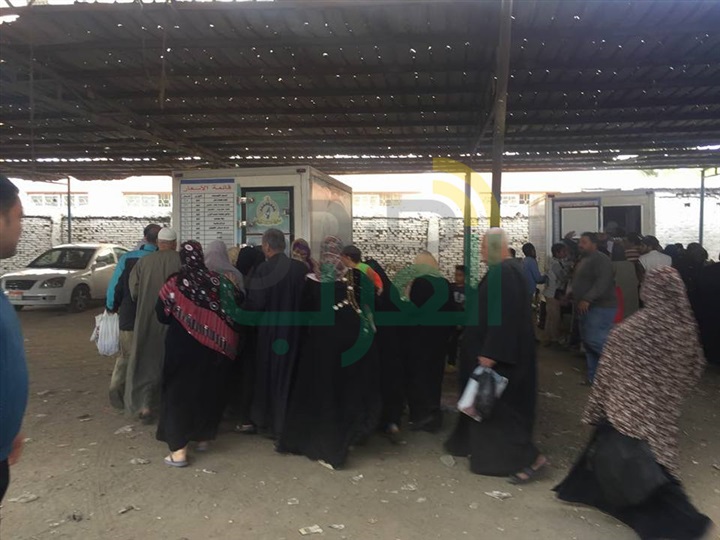 بالصور.. نقل سيارات الخدمة الوطنية لموقف بهتيم