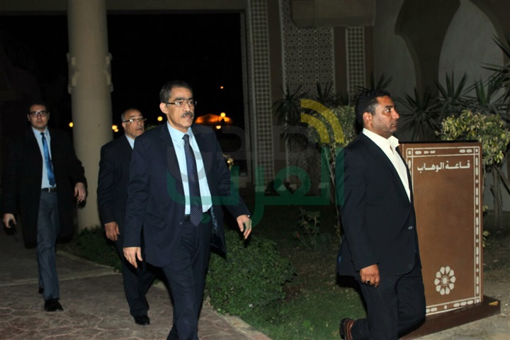 بالصور ..علي الدين هلال وجابر عصفور وآسر ياسين ورجال الفكر والثقافة في عزاء السيد ياسين بالصور ..علي الدين هلال وجابر عصفور وآسر ياسين ورجال الفكر والثقافة في عزاء السيد ياسين