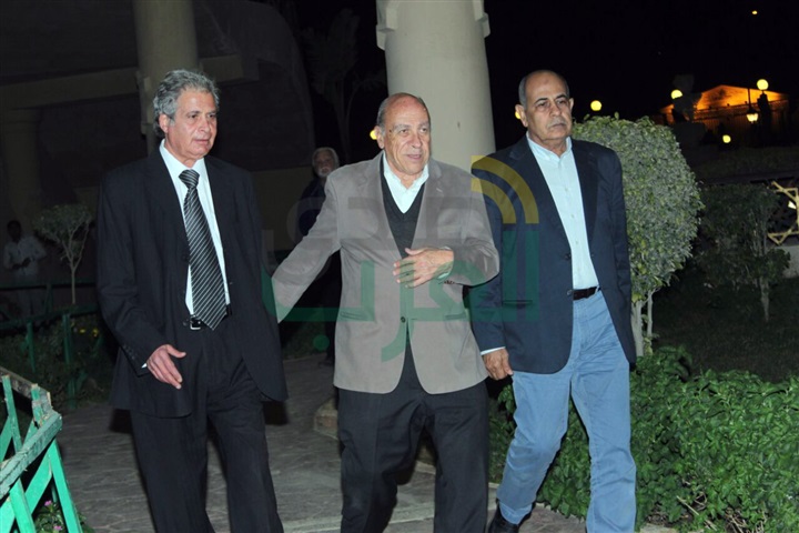 بالصور ..علي الدين هلال وجابر عصفور وآسر ياسين ورجال الفكر والثقافة في عزاء السيد ياسين بالصور ..علي الدين هلال وجابر عصفور وآسر ياسين ورجال الفكر والثقافة في عزاء السيد ياسين