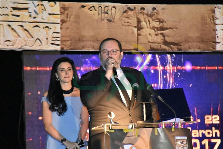 بالصور .. نجل الساحر يتسلم تكريم والده بالأقصر للسينما الافريقية بالصور .. نجل الساحر يتسلم تكريم والده بالأقصر للسينما الافريقية