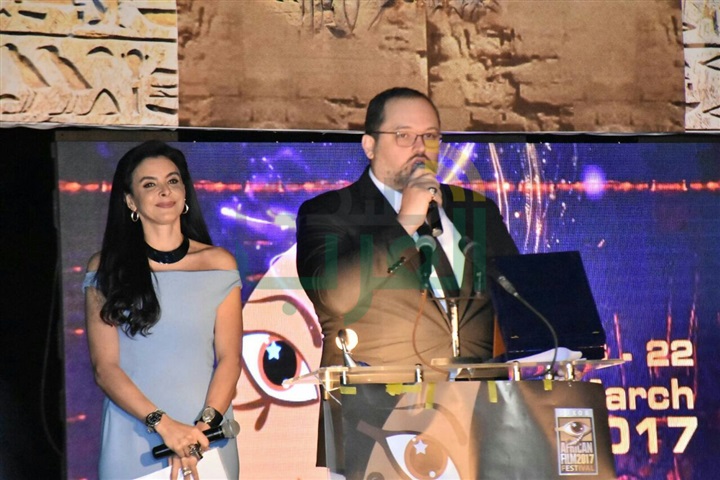 بالصور .. نجل الساحر يتسلم تكريم والده بالأقصر للسينما الافريقية بالصور .. نجل الساحر يتسلم تكريم والده بالأقصر للسينما الافريقية
