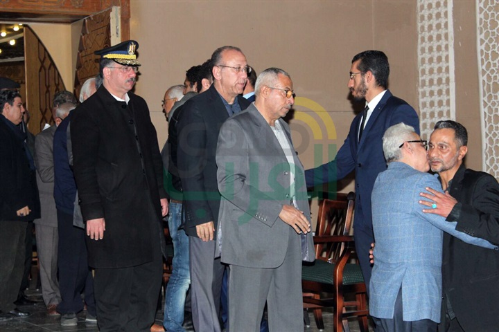 بالصور ..علي الدين هلال وجابر عصفور وآسر ياسين ورجال الفكر والثقافة في عزاء السيد ياسين بالصور ..علي الدين هلال وجابر عصفور وآسر ياسين ورجال الفكر والثقافة في عزاء السيد ياسين