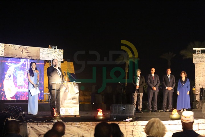 بالصور .. نجل الساحر يتسلم تكريم والده بالأقصر للسينما الافريقية بالصور .. نجل الساحر يتسلم تكريم والده بالأقصر للسينما الافريقية