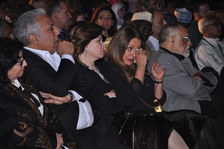 بالصور .. نجل الساحر يتسلم تكريم والده بالأقصر للسينما الافريقية بالصور .. نجل الساحر يتسلم تكريم والده بالأقصر للسينما الافريقية