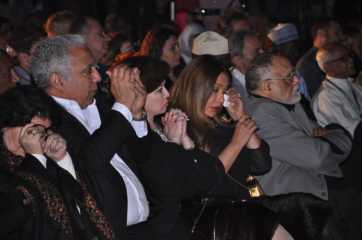 بالصور .. نجل الساحر يتسلم تكريم والده بالأقصر للسينما الافريقية بالصور .. نجل الساحر يتسلم تكريم والده بالأقصر للسينما الافريقية