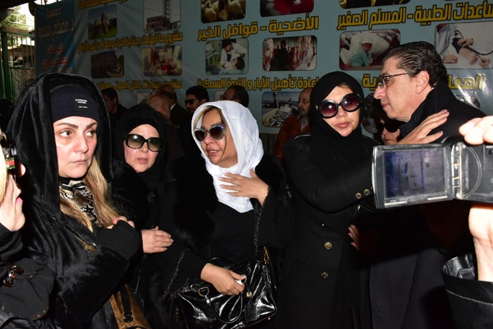 بالصور.. تشيع جثمان الفنانه ماجده الصباحي من مسجد مصطفى محمود بالصور.. تشيع جثمان الفنانه ماجده الصباحي من مسجد مصطفى محمود