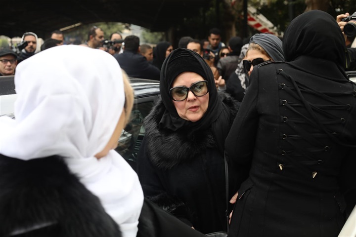 بالصور.. تشيع جثمان الفنانه ماجده الصباحي من مسجد مصطفى محمود بالصور.. تشيع جثمان الفنانه ماجده الصباحي من مسجد مصطفى محمود