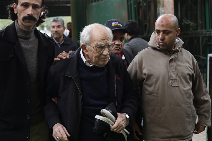 بالصور.. تشيع جثمان الفنانه ماجده الصباحي من مسجد مصطفى محمود بالصور.. تشيع جثمان الفنانه ماجده الصباحي من مسجد مصطفى محمود