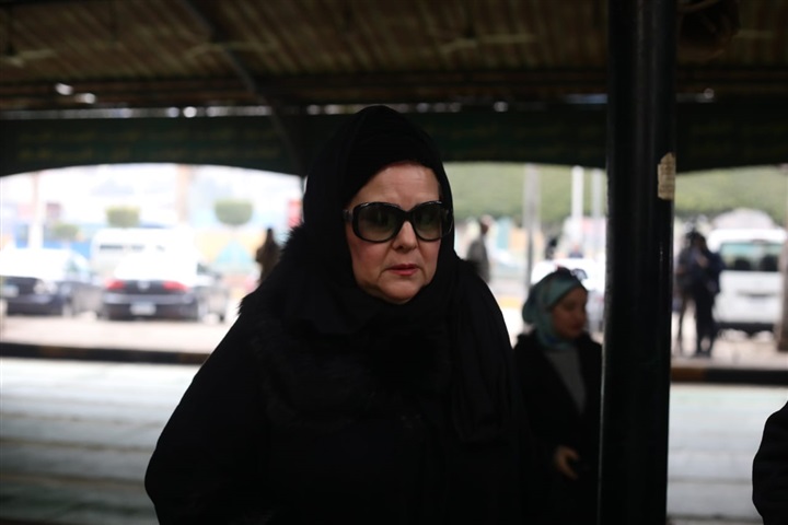 بالصور.. تشيع جثمان الفنانه ماجده الصباحي من مسجد مصطفى محمود بالصور.. تشيع جثمان الفنانه ماجده الصباحي من مسجد مصطفى محمود